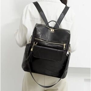 Fashion backpack in black and gold - NEW